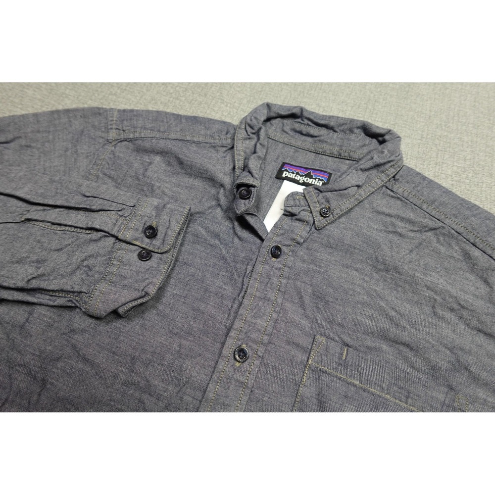 Patagonia Shirt Mens Medium Gray Chambray Long Sleeve Button Down Pocket Hiking